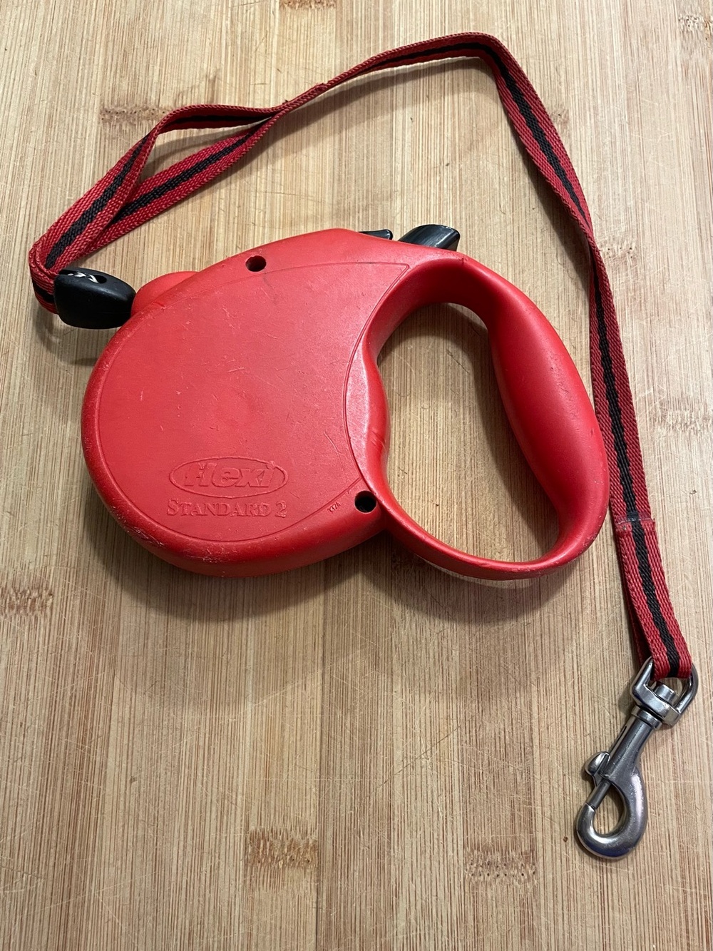 Flexi Standard 2 retractable leash, fully functioning, 16’, max weight 44lbs